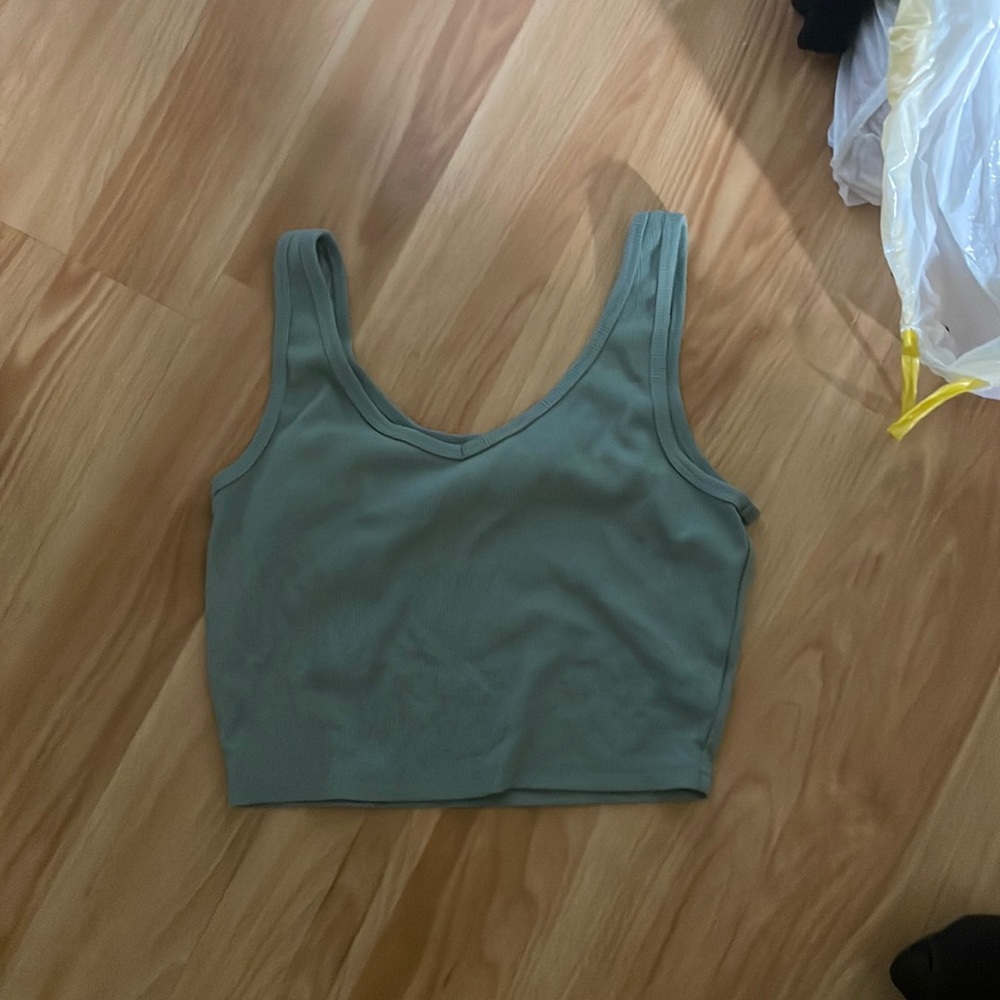 Green tanktop crop